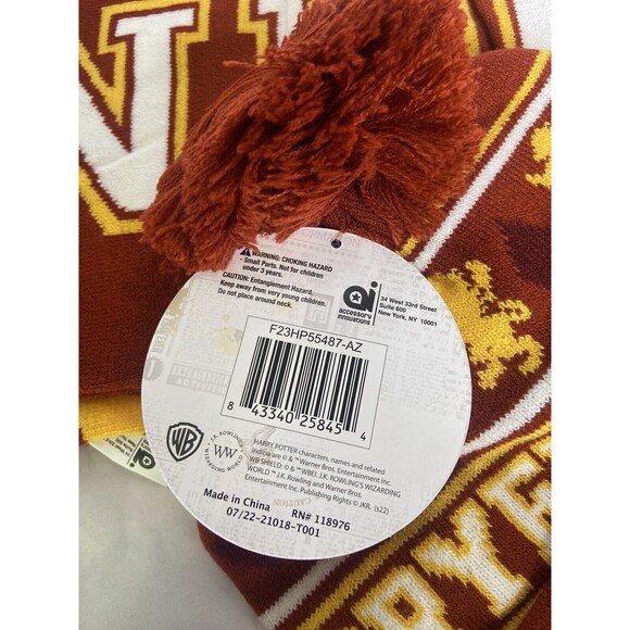 Harry Potter Gryffindor Logo Knit Cuff Pom Beanie Hat Cap and Scarf Set 2 Piece - Picture 3 of 7